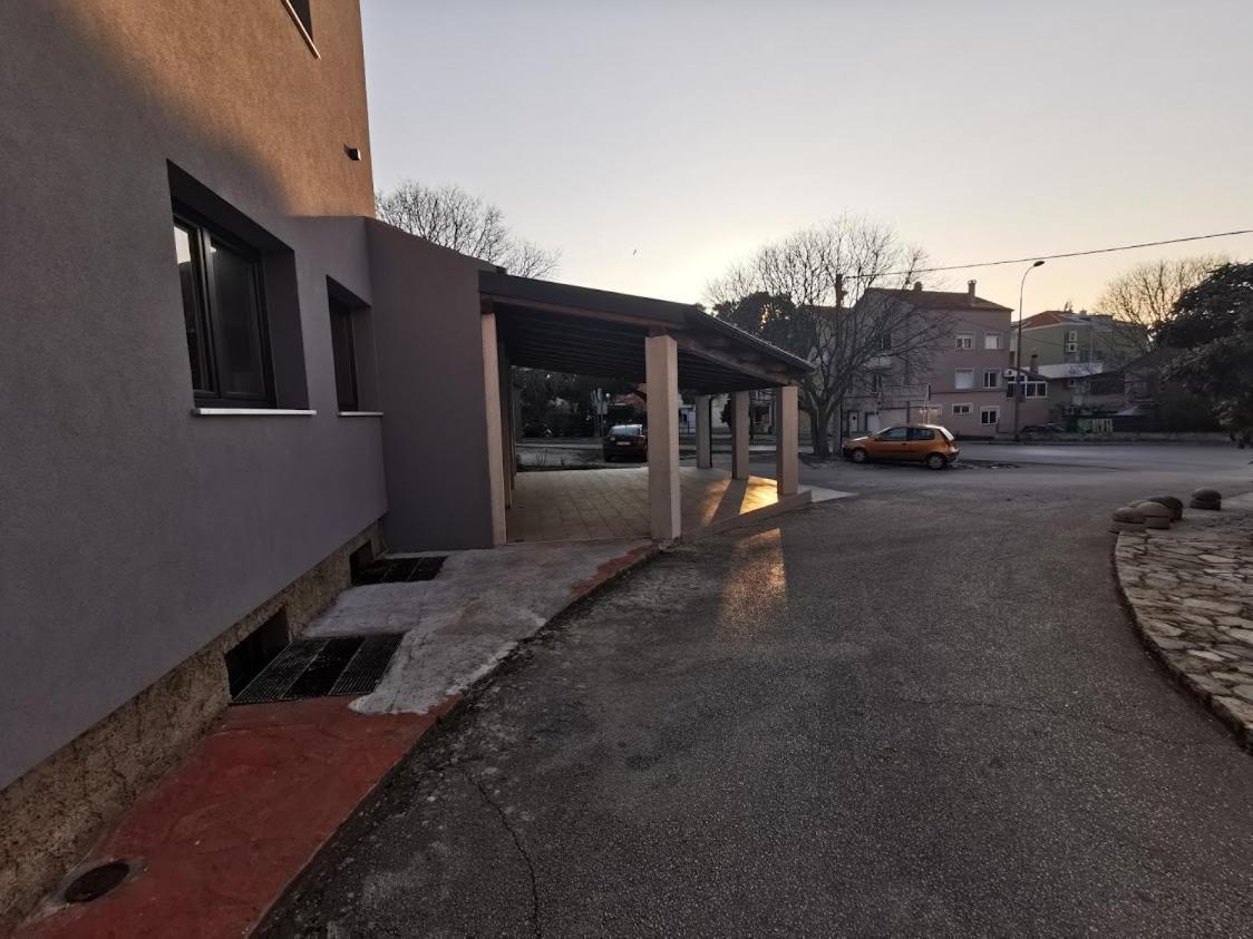 Elizabeta Deluxe Rooms Biograd Na Moru Exteriör bild