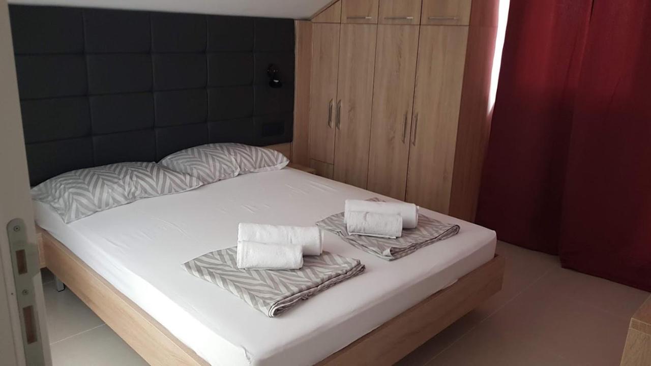 Elizabeta Deluxe Rooms Biograd Na Moru Exteriör bild