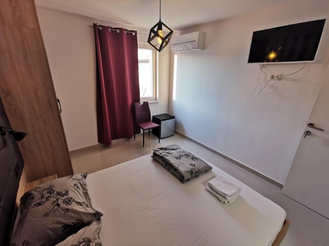 Elizabeta Deluxe Rooms Biograd Na Moru Exteriör bild