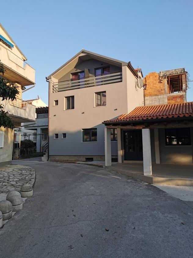 Elizabeta Deluxe Rooms Biograd Na Moru Exteriör bild
