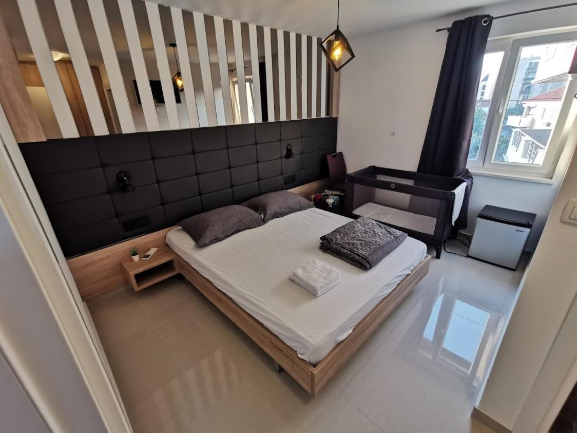 Elizabeta Deluxe Rooms Biograd Na Moru Exteriör bild