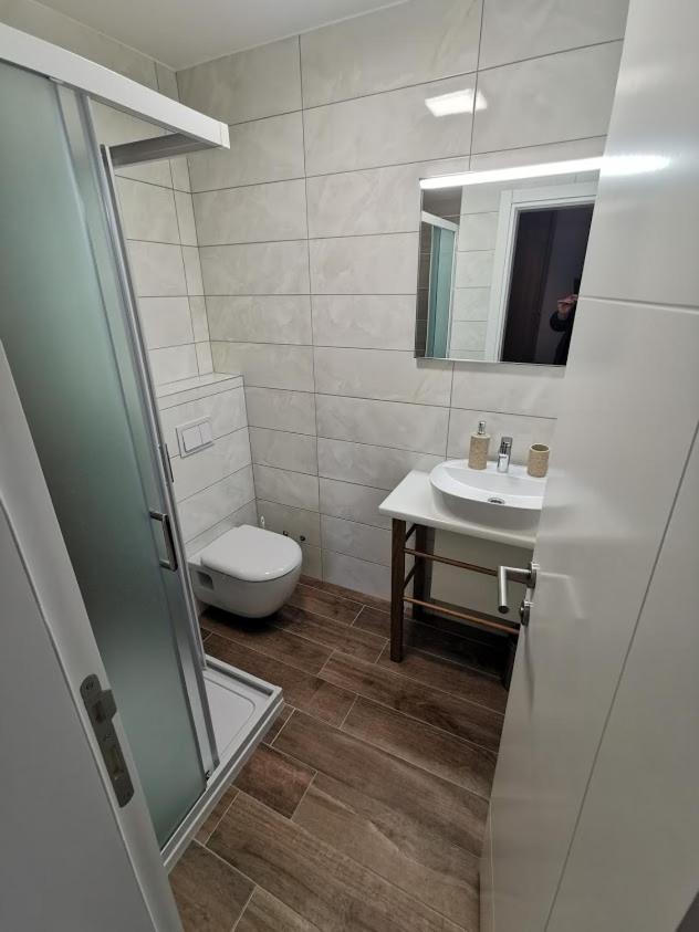Elizabeta Deluxe Rooms Biograd Na Moru Exteriör bild
