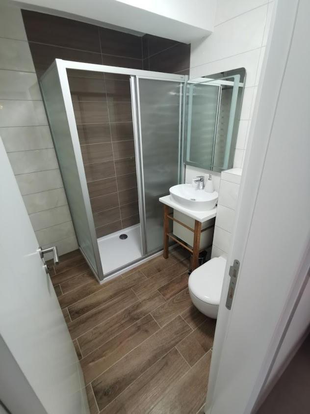 Elizabeta Deluxe Rooms Biograd Na Moru Exteriör bild