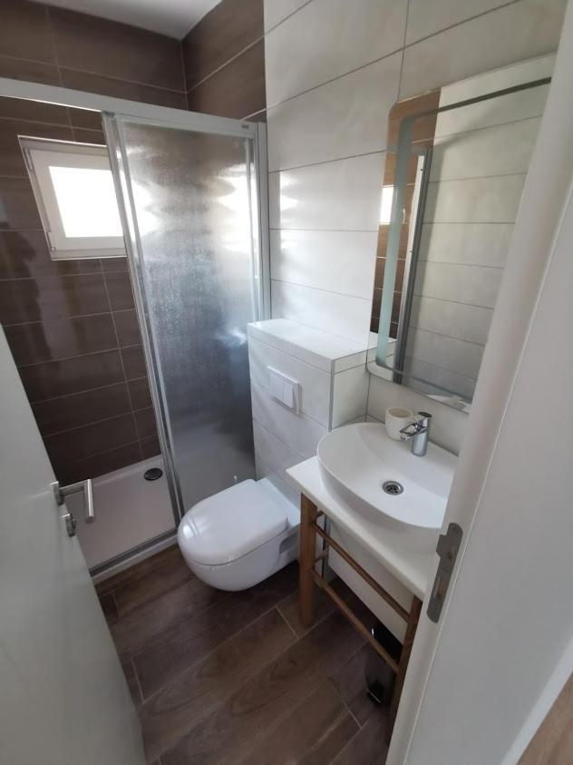 Elizabeta Deluxe Rooms Biograd Na Moru Exteriör bild