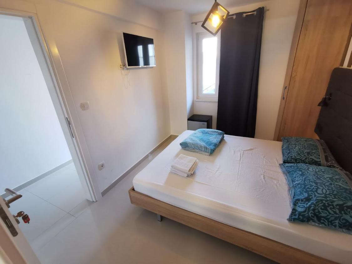 Elizabeta Deluxe Rooms Biograd Na Moru Exteriör bild