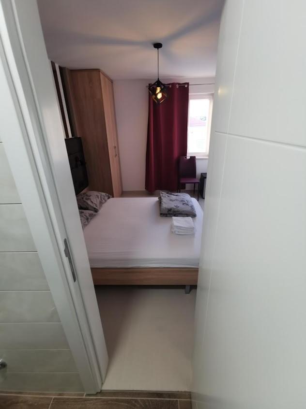Elizabeta Deluxe Rooms Biograd Na Moru Exteriör bild