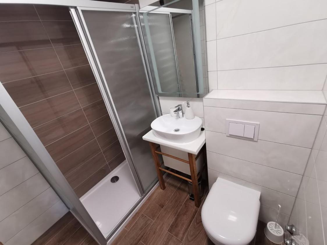 Elizabeta Deluxe Rooms Biograd Na Moru Exteriör bild