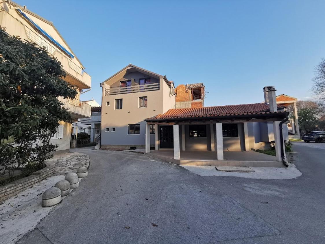 Elizabeta Deluxe Rooms Biograd Na Moru Exteriör bild