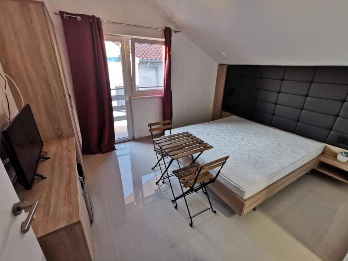 Elizabeta Deluxe Rooms Biograd Na Moru Exteriör bild