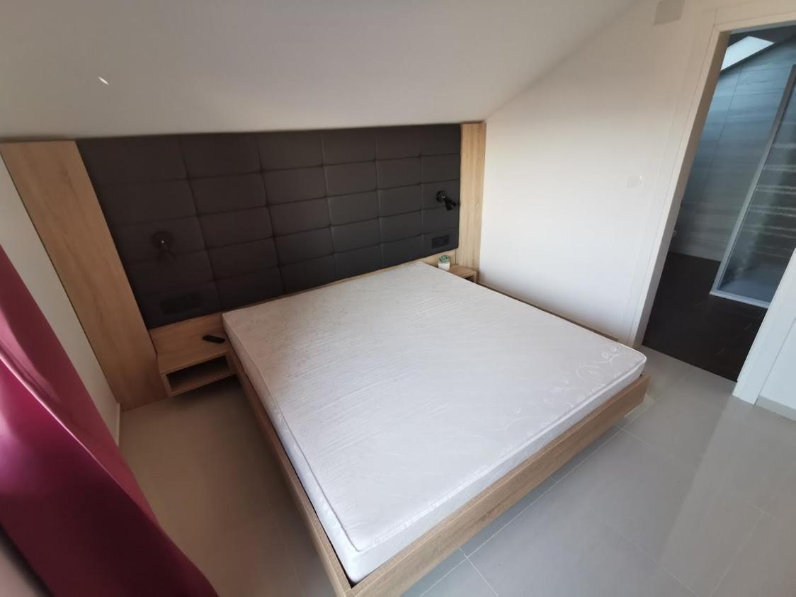 Elizabeta Deluxe Rooms Biograd Na Moru Exteriör bild