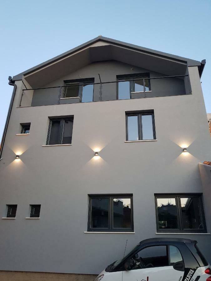 Elizabeta Deluxe Rooms Biograd Na Moru Exteriör bild