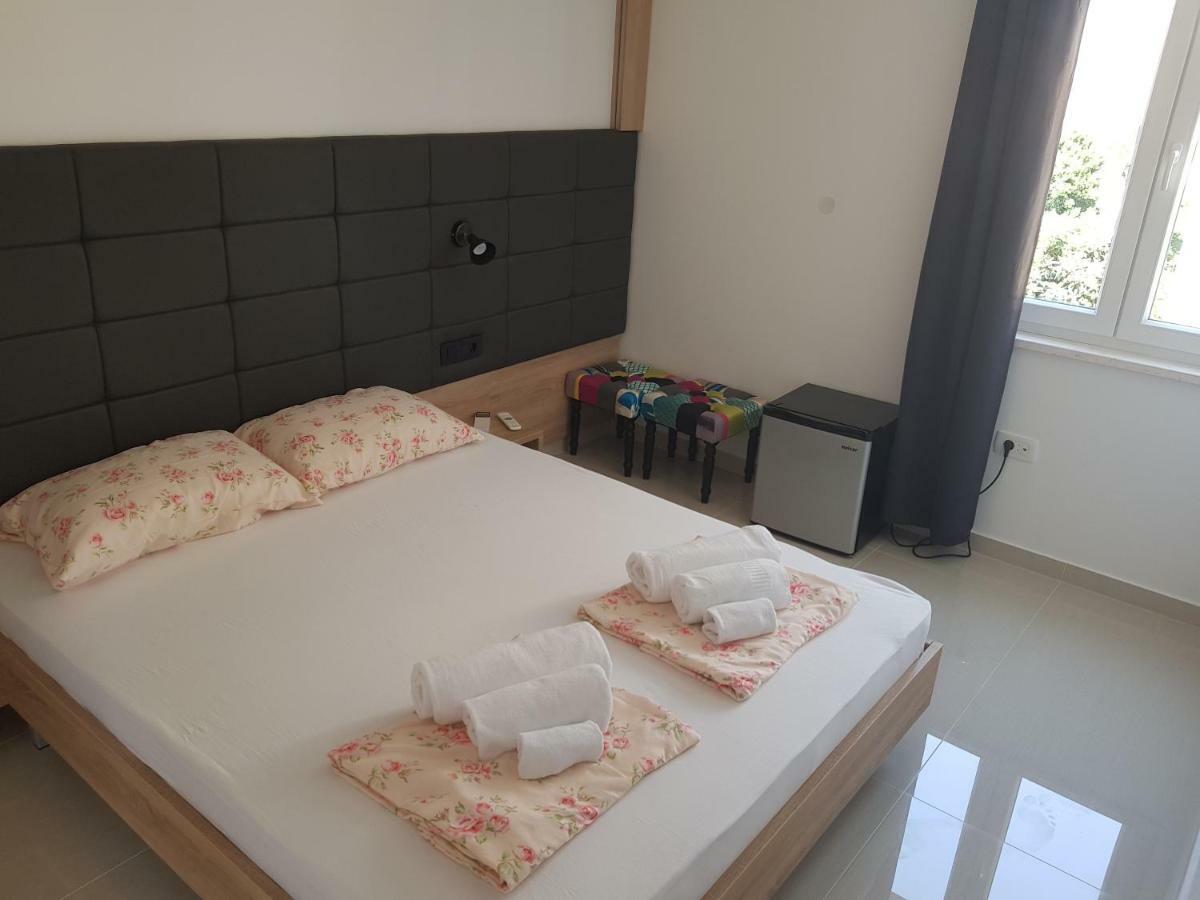 Elizabeta Deluxe Rooms Biograd Na Moru Exteriör bild