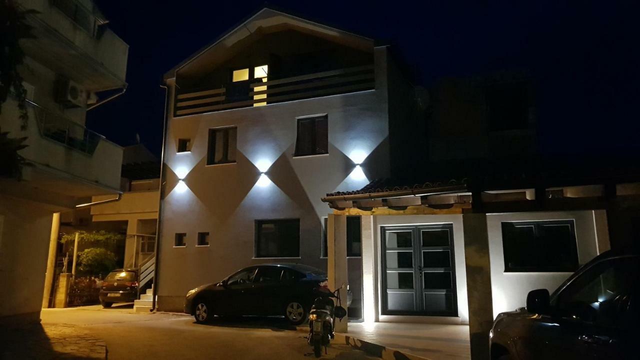 Elizabeta Deluxe Rooms Biograd Na Moru Exteriör bild